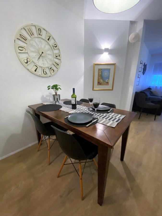 Hafnarstraeti 100, Downtown Apartment Akureyri Bagian luar foto