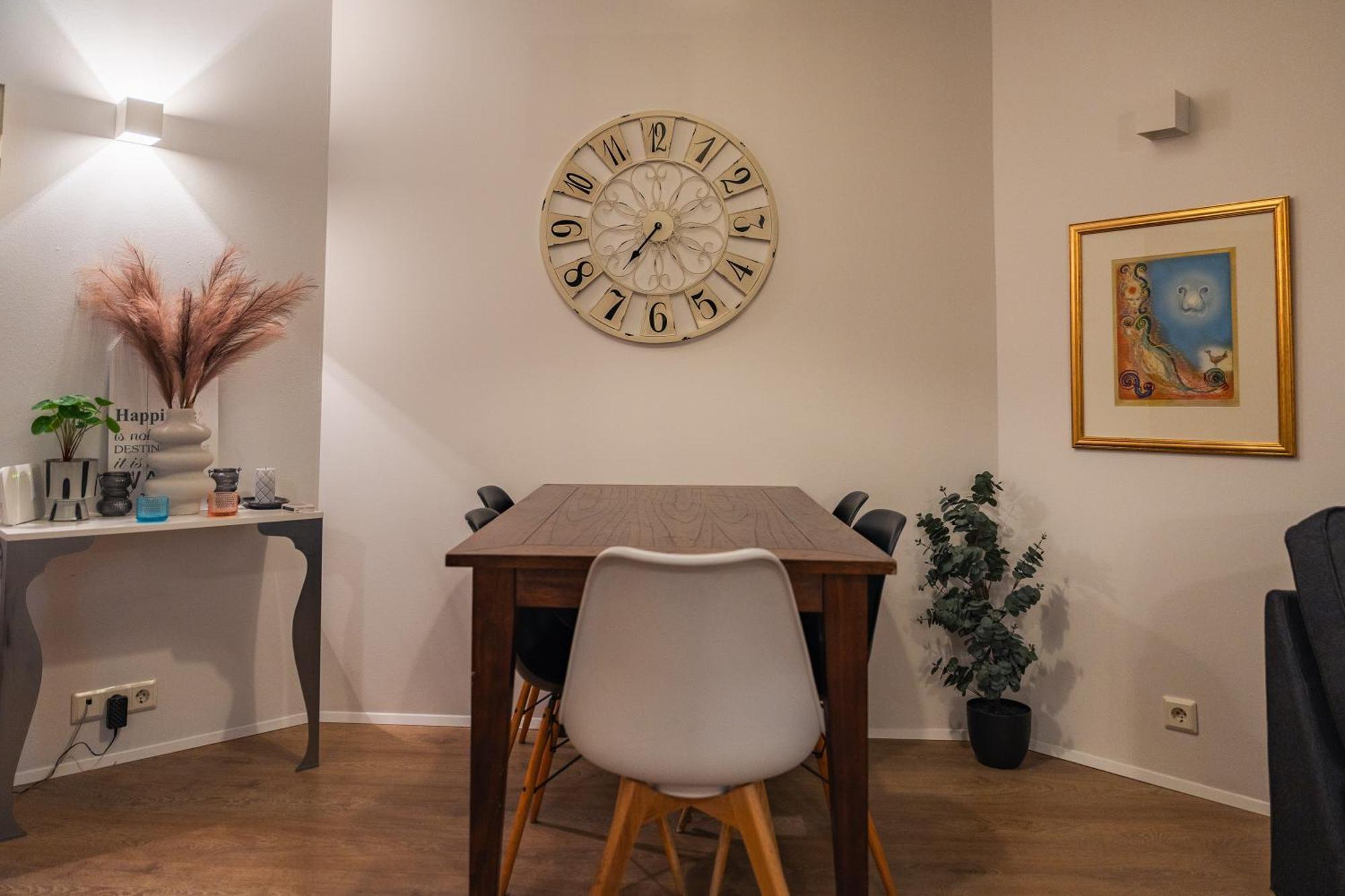 Hafnarstraeti 100, Downtown Apartment Akureyri Bagian luar foto