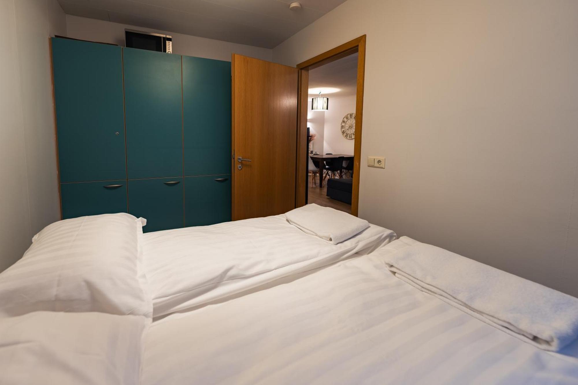 Hafnarstraeti 100, Downtown Apartment Akureyri Bagian luar foto