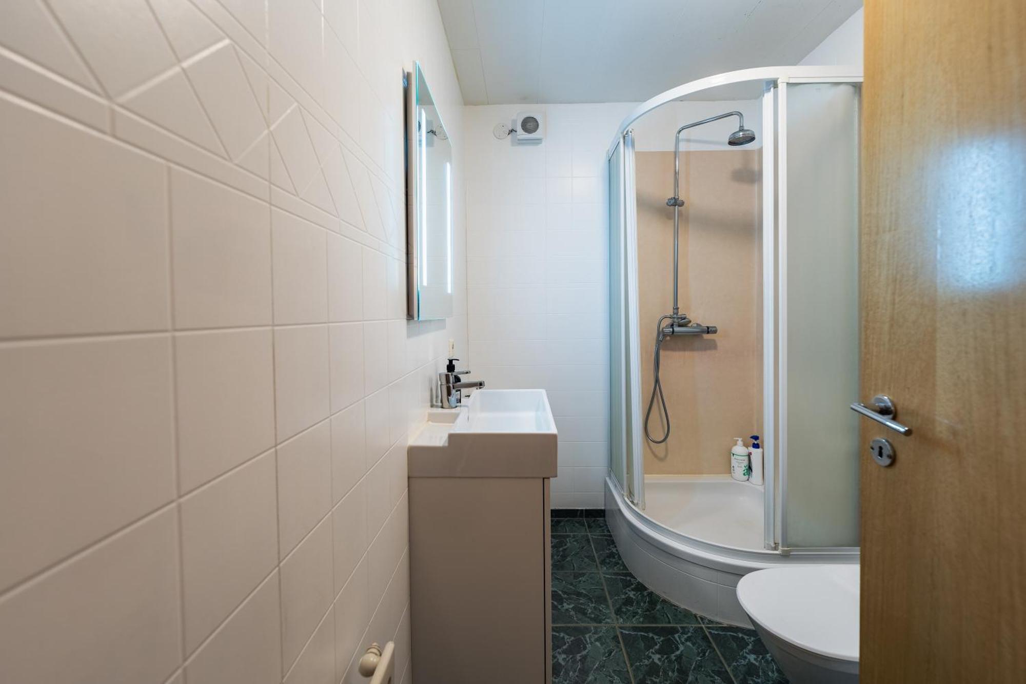 Hafnarstraeti 100, Downtown Apartment Akureyri Bagian luar foto